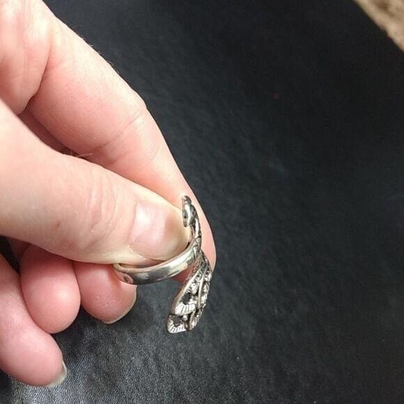 Silver tone peacock ring - Picture 2 of 6